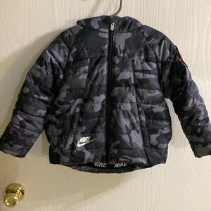 Nike Kids Camo Jacket - Black and Gray with Red Fleece Lining. 2T. (1-2 years)
